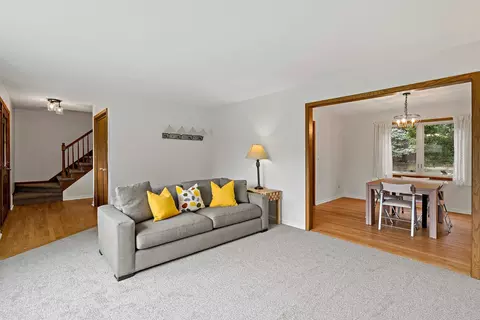 2340 Timberlea Dr, Woodbury, MN 55125