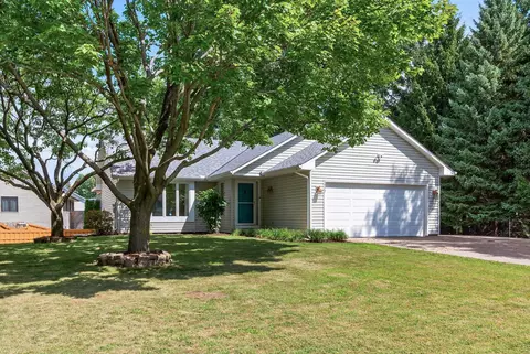 1577 Pacific Ave, Eagan, MN 55122