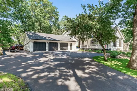 8727 Demontreville Trl N, Lake Elmo, MN 55042