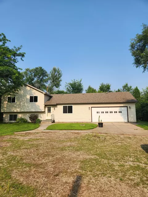 6937 60th St SW, Howard Lake, MN 55349