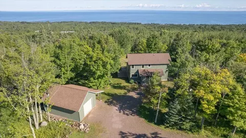 698 Cuttingwood Rd, Two Harbors, MN 55616
