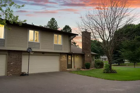 9516 Kingsview Ln N, Maple Grove, MN 55369