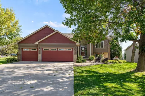 13711 Bluewing Dr, Rogers, MN 55374
