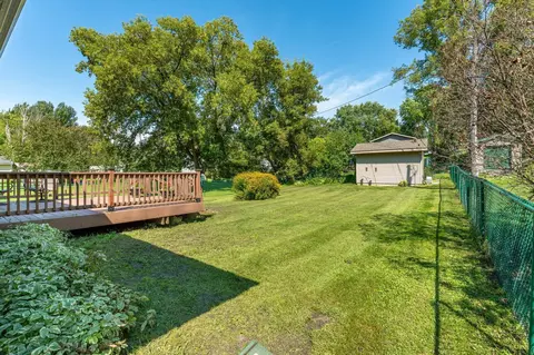 217 E Beech Ave, Fergus Falls, MN 56537 photo 2