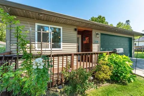 217 E Beech Ave, Fergus Falls, MN 56537 photo 4