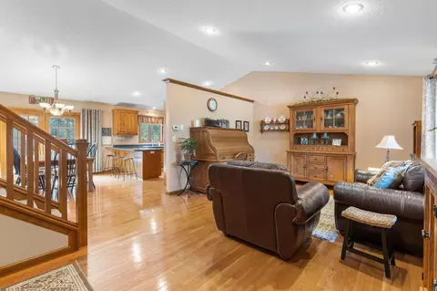Entry Way - 810 E 7th St, Litchfield, MN 55355 photo 1 of 3