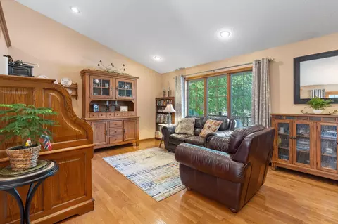 Living - 810 E 7th St, Litchfield, MN 55355 photo 1 of 4