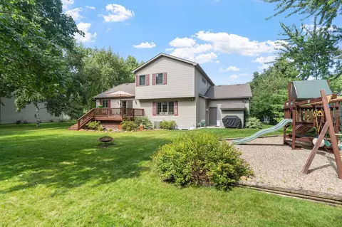 Exterior - 810 E 7th St, Litchfield, MN 55355 photo 10 of 12
