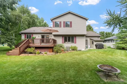 Exterior - 810 E 7th St, Litchfield, MN 55355 photo 9 of 12