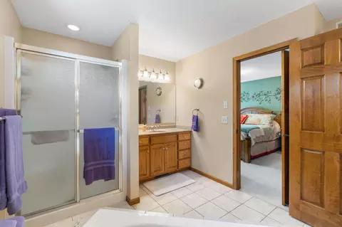 Bath - 810 E 7th St, Litchfield, MN 55355 photo 6 of 7