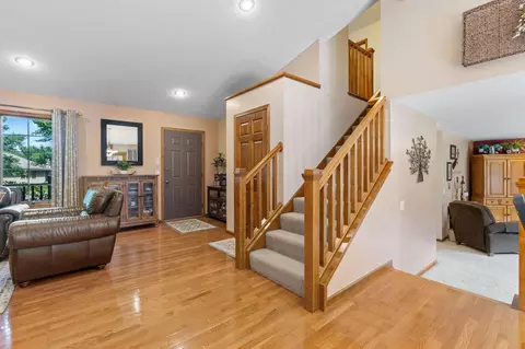 Entry Way - 810 E 7th St, Litchfield, MN 55355 photo 2 of 3