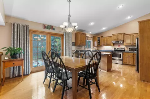 Dining - 810 E 7th St, Litchfield, MN 55355 photo 1 of 2