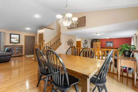 Dining - 810 E 7th St, Litchfield, MN 55355 photo 2 of 2