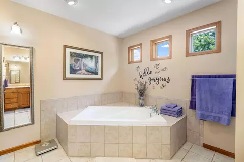 Bath - 810 E 7th St, Litchfield, MN 55355 photo 4 of 7