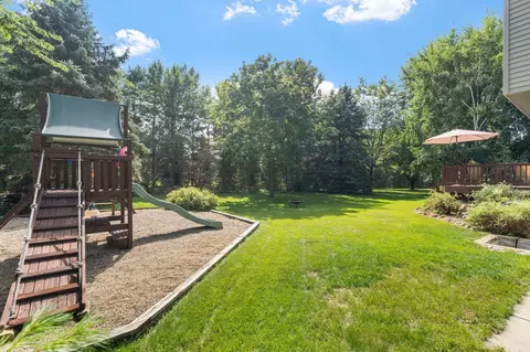 Exterior - 810 E 7th St, Litchfield, MN 55355 photo 12 of 12