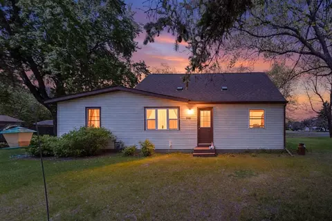 7181 Lakeview Dr, Circle Pines, MN 55014