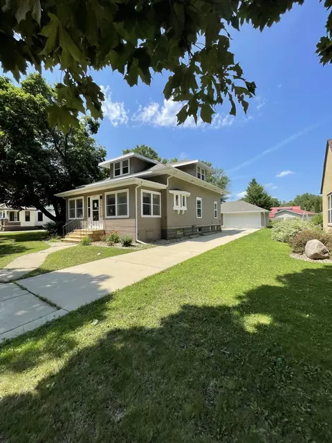 1011 6th Ave, Mountain Lake, MN 56159