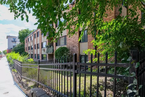 2530 1st Ave S #N202, Minneapolis, MN 55404