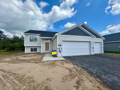 6714 Granby St, North Branch, MN 55056