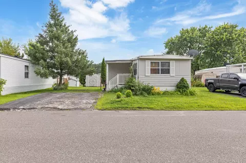 2460 Elkhart E, Maplewood, MN 55119