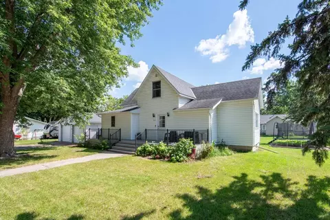 212 W Bert St, Lake Crystal, MN 56055