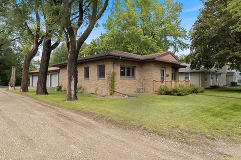 105 N A St, Marshall, MN 56258 photo 8