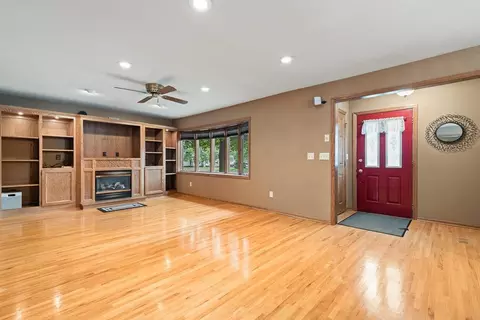 105 N A St, Marshall, MN 56258 photo 9