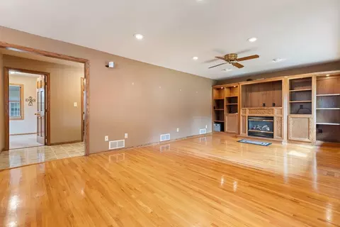 105 N A St, Marshall, MN 56258 photo 11