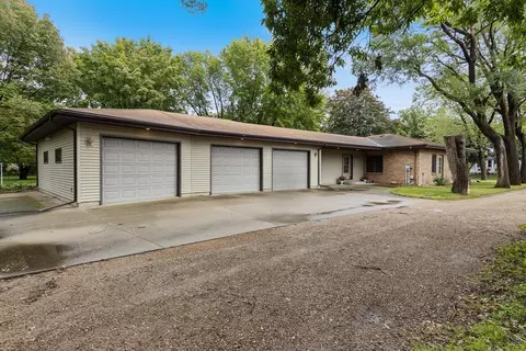 105 N A St, Marshall, MN 56258 photo 5