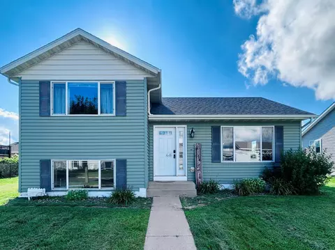 510 Brook Ave, Saint Charles, MN 55972