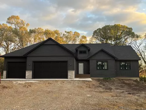 147 136th Ave, Houlton, WI 54082