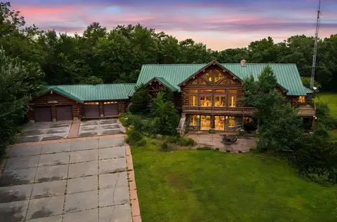 1383 Thelen Farm Trl, Houlton, WI 54082