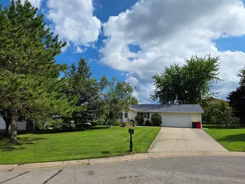 495 8th St SW, Plainview, MN 55964 photo 2