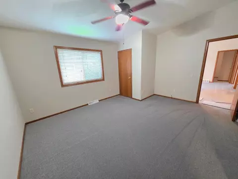 495 8th St SW, Plainview, MN 55964 photo 32