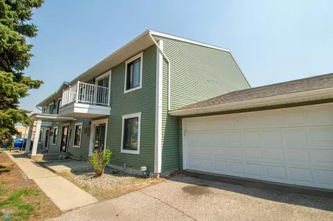 3211 15th Ave S #B, Fargo, ND 58103