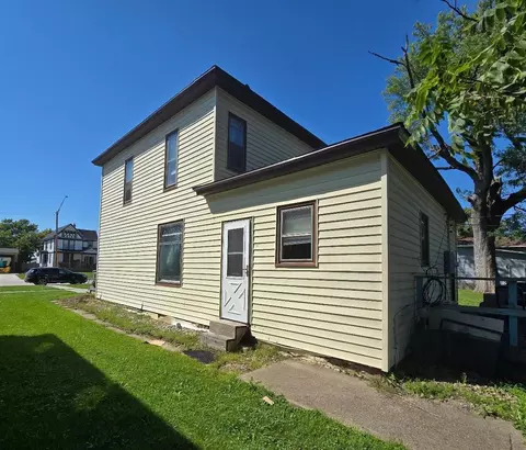Exterior - 215 3rd Ave SE, Pipestone, MN 56164 photo 2 of 4