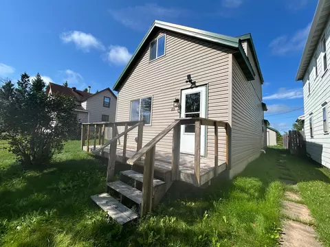 103 Sharon St, Buhl, MN 55713