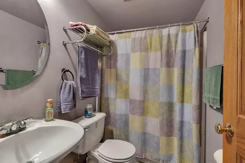 Bath - 1609 26th St SE, Saint Cloud, MN 56304 photo 4 of 5