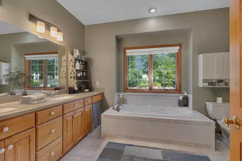 Bath - 1609 26th St SE, Saint Cloud, MN 56304 photo 2 of 5