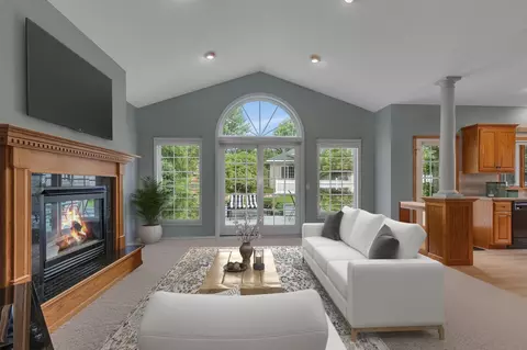 Living - 1609 26th St SE, Saint Cloud, MN 56304 photo 2 of 3