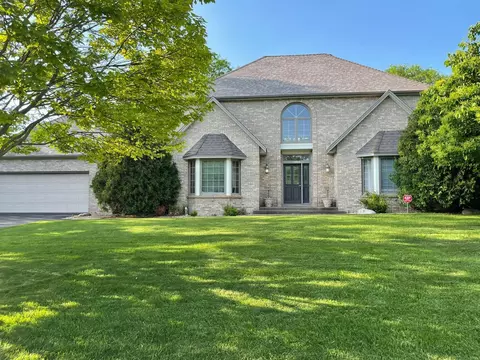 15904 Dawn Dr, Minnetonka, MN 55345