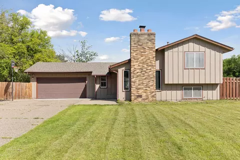 8000 Vincent Cir N, Brooklyn Park, MN 55444