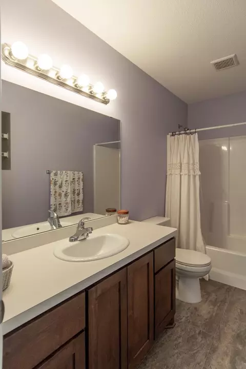 Bath - 949 Holton Ave, Brainerd, MN 56401 photo 3 of 4