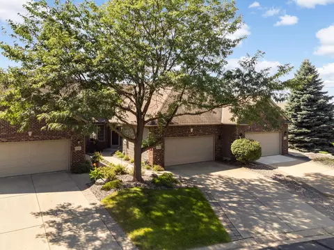 17031 Kings Ct, Lakeville, MN 55044