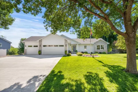 8766 Troy Marquette Ln, Monticello, MN 55362