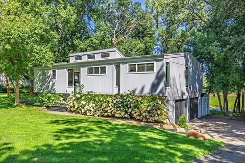 2131 Sheridan Hills Rd, Wayzata, MN 55391