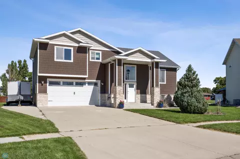 408 Sequoia Dr, Mapleton, ND 58059