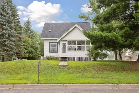 2371 14th Ave E, North Saint Paul, MN 55109