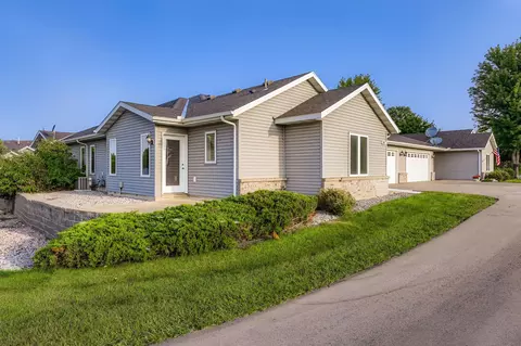 342 Sunfish Ln, Winsted, MN 55395