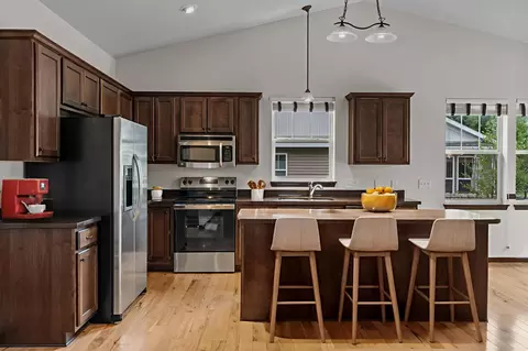4902 Brooklyn Ln, Eagan, MN 55123 photo 5
